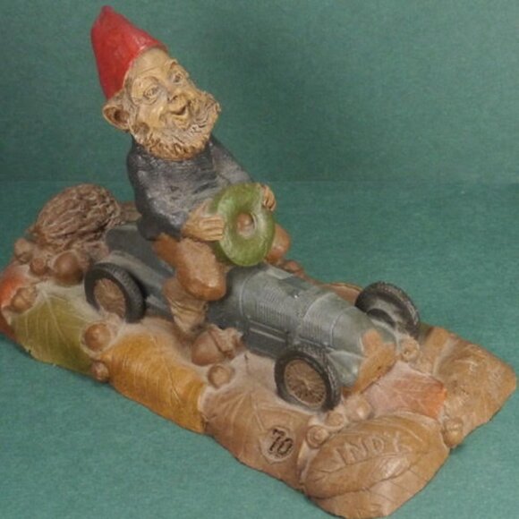 Tom Clark Resin Gnome Figurine INDY ASTON MARTIN Racing Car 1988 #70 - Picture 1 of 7